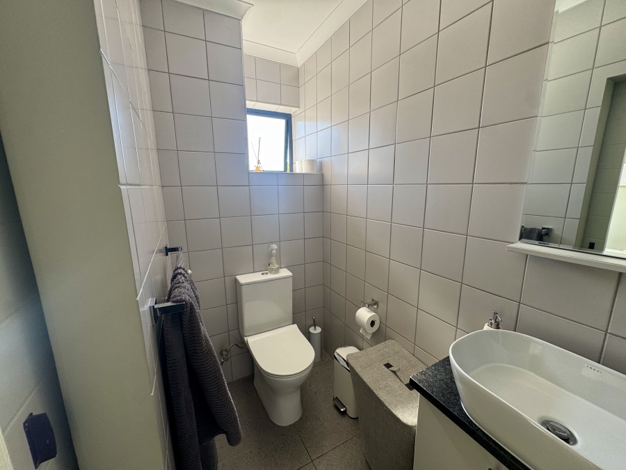To Let 2 Bedroom Property for Rent in Royal Ascot Western Cape